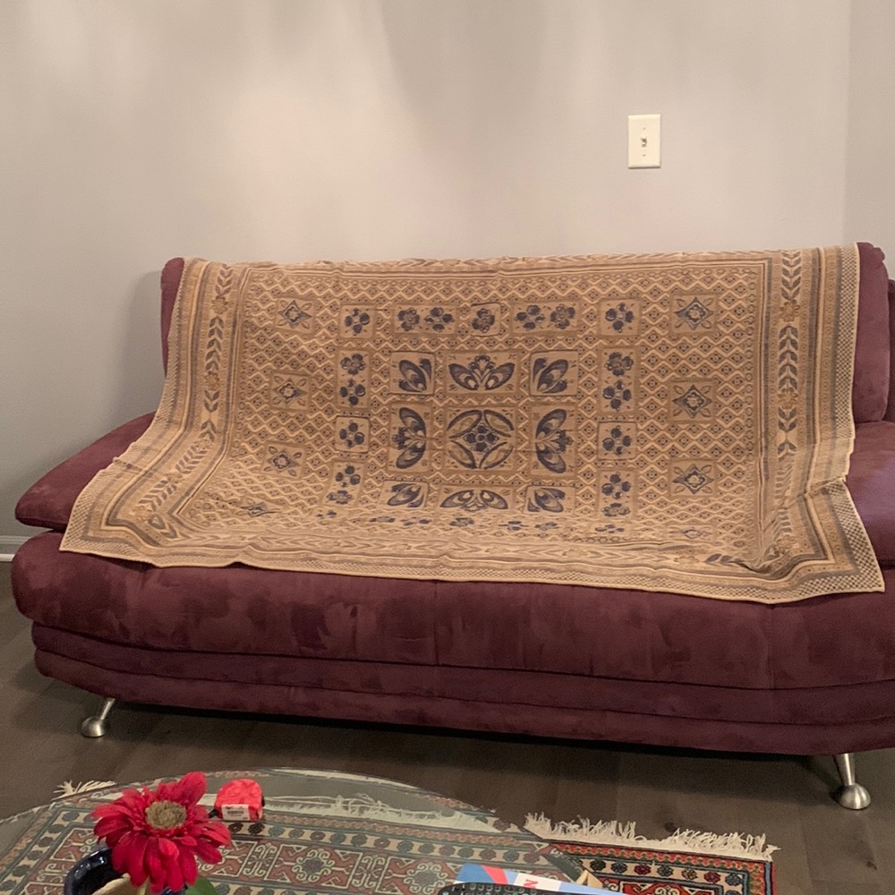 NWOT BEAUTIFUL DECORATIVE BLANKET. MADE IN ITALY. 100%cotton